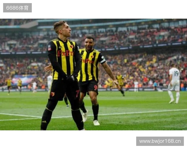 世体：巴萨不想让贝尔纳尔重蹈覆辙；球员团队冬窗会做评估