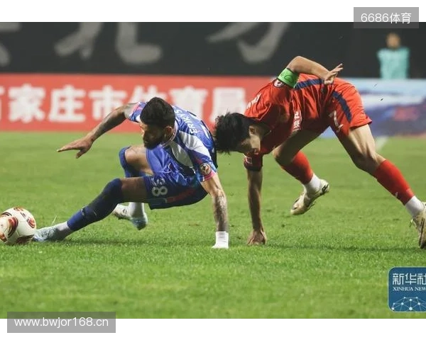 上海嘉定汇龙vs重庆铜梁龙首发：向余望出战，铜梁龙赢球就升超